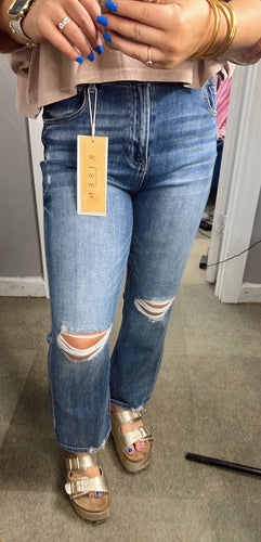 Risen Medium Straight Jeans