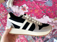 Load image into Gallery viewer, Black Ace Sneakers