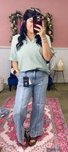 Load image into Gallery viewer, Risen Front Seam Detail Straight Jeans