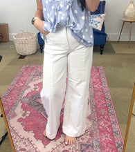 Load image into Gallery viewer, White Risen Front Seam Jeans