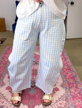 Load image into Gallery viewer, Picnic Date Barrel Jeans