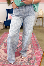 Load image into Gallery viewer, Floral Risen Jeans