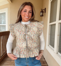 Load image into Gallery viewer, Floral Quilted Vest