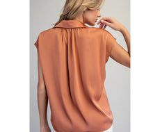 Load image into Gallery viewer, Silky Clay button down