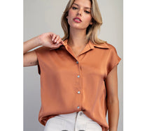 Load image into Gallery viewer, Silky Clay button down