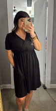Load image into Gallery viewer, Simple Little Black Dress